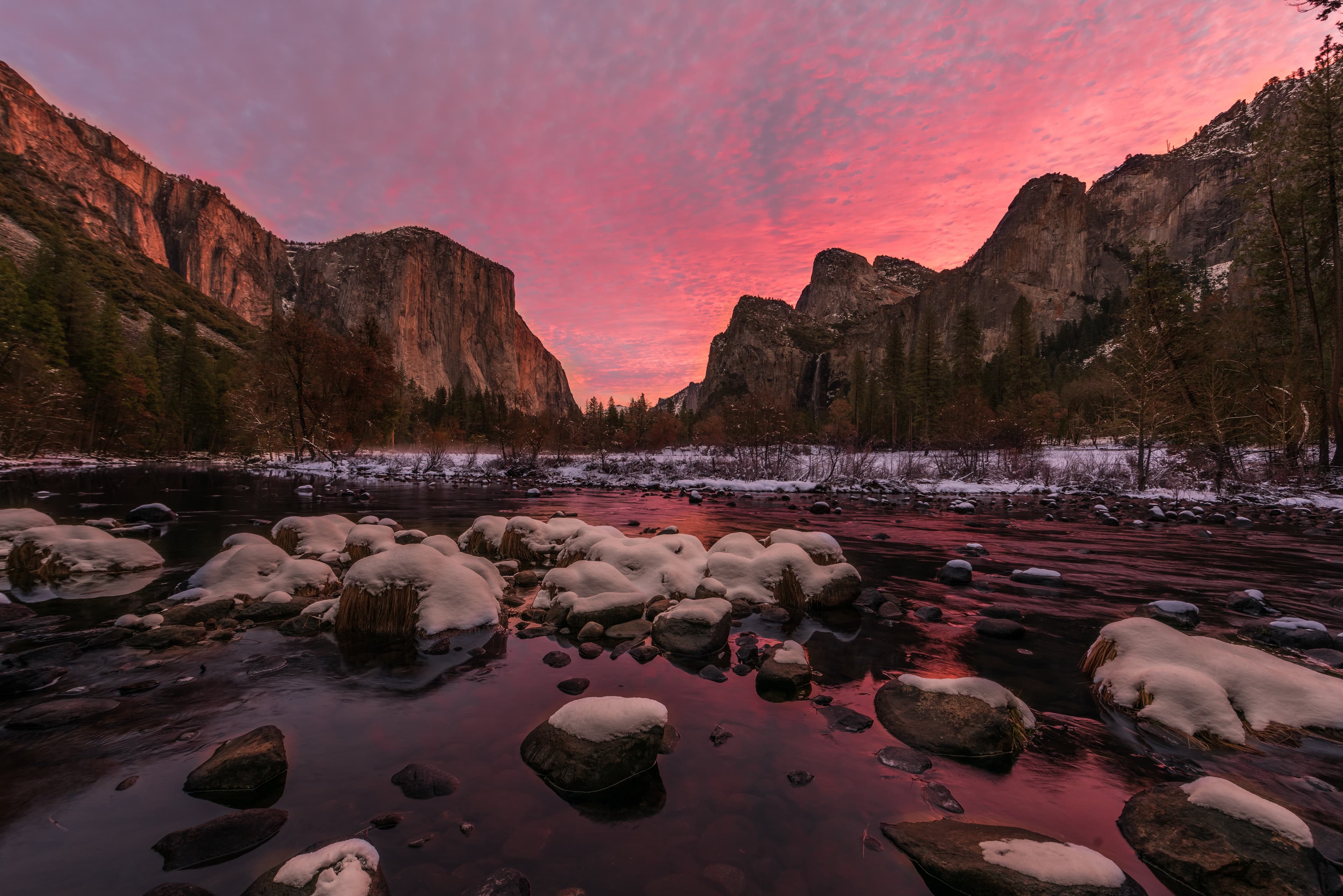 Yosemite valley at sunset